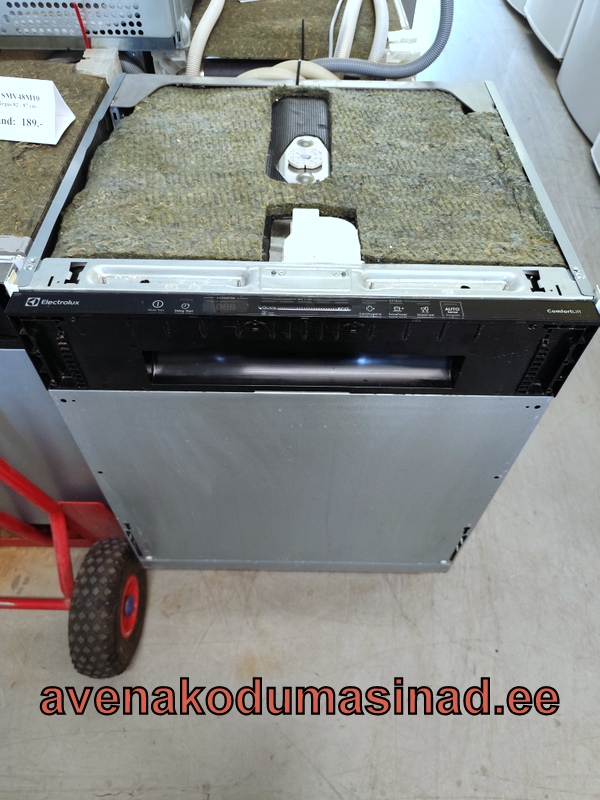Kasutatud integreeritav nõudepesumasin Electrolux EEC67300L (laius 60cm).